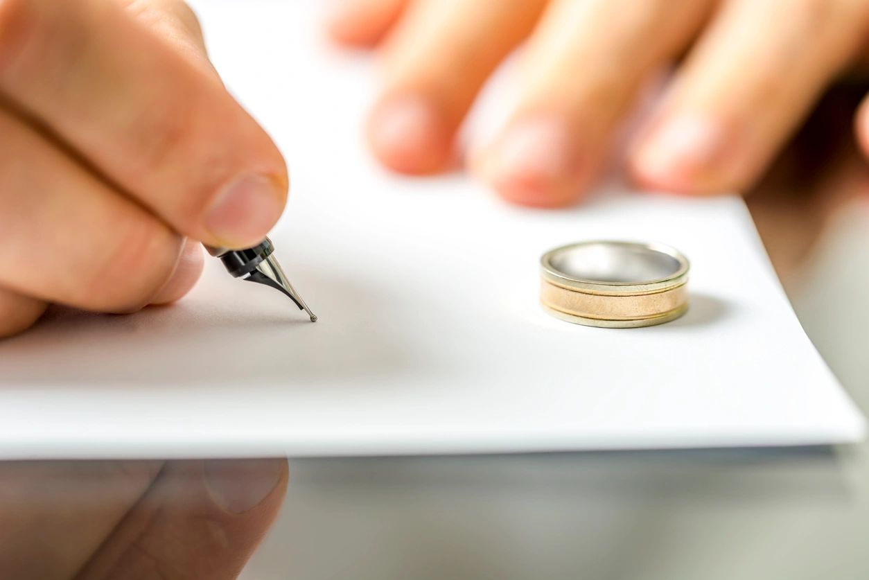 Protecting your finances during divorce tips strategies